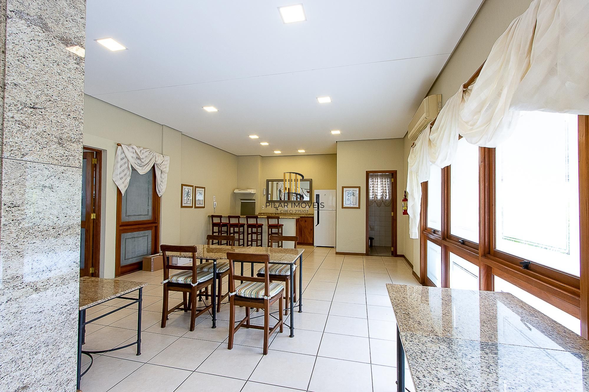 Apartamento 3 quartos, 1 suite, dependência, sacada com churrasqueira, 2 vagas - Bairro Menino Deus