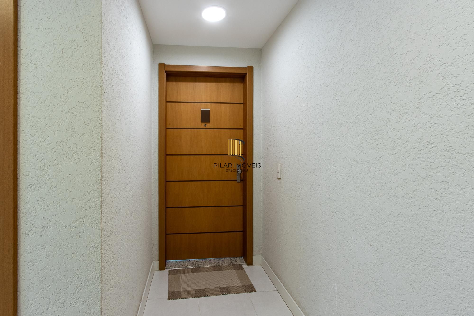 Apartamento totalmente reformado e impecável para locação - 3 quartos sendo uma suíte - Bairro Cavalhada