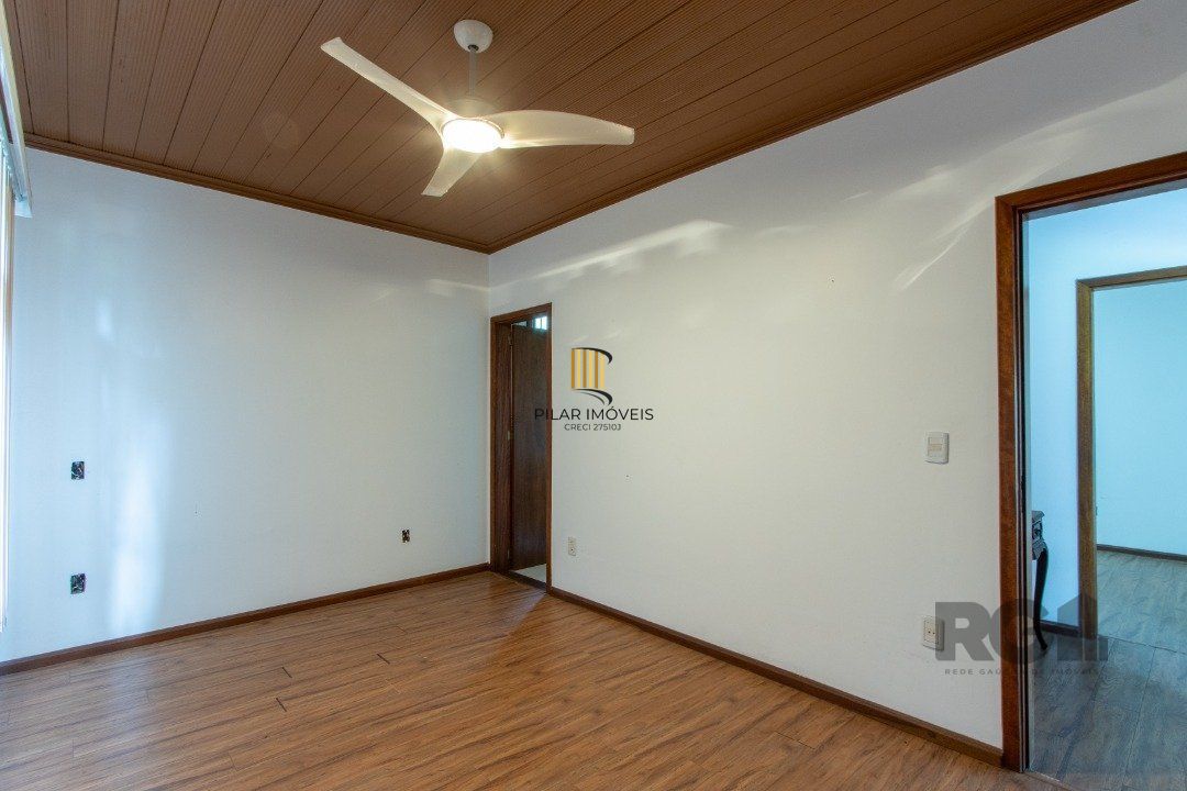 Casa 4 dormitórios no bairro Espírito Santo