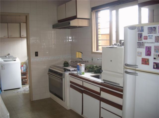Casa para Venda - 238m², 4 dormitórios, sendo 1 suites, 2 vagas - Medianeira
