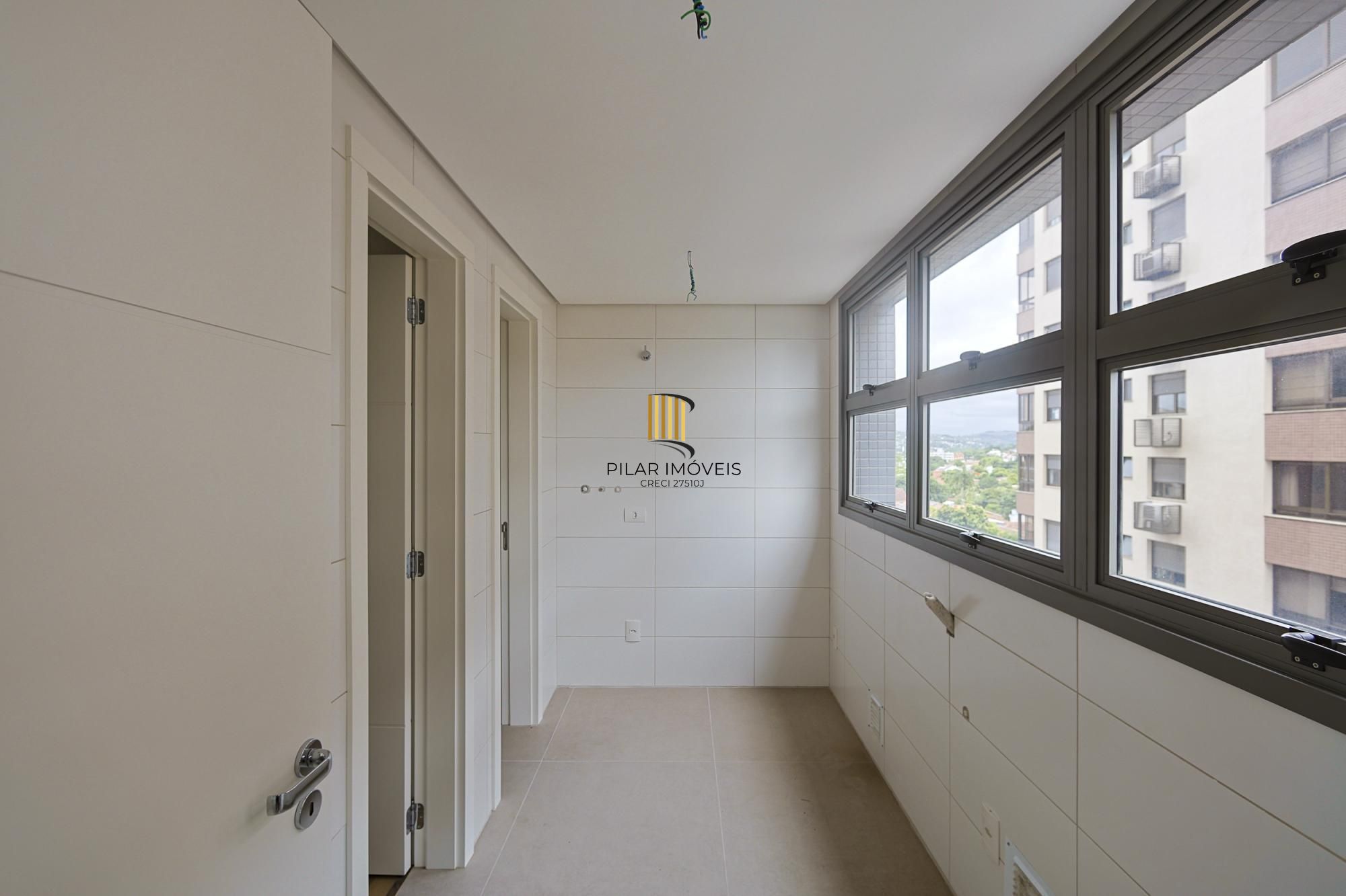 Apartamento com 217m² e 3 dormitórios no bairro Tristeza em PORTO ALEGRE para Comprar