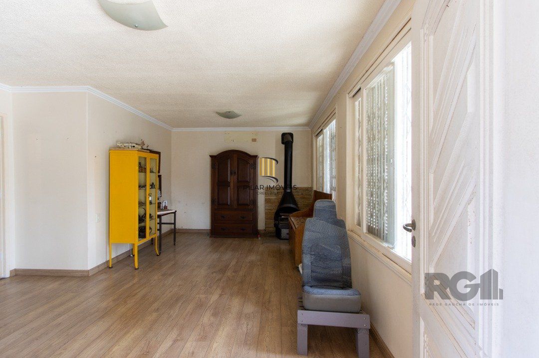 Casa para Venda - 239m², 5 dormitórios, sendo 1 suites, 2 vagas - Hipica