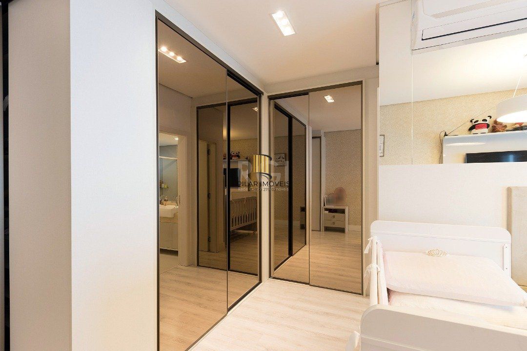 Cobertura para Venda - 319.17m², 3 dormitórios, sendo 3 suites, 4 vagas - Cristal