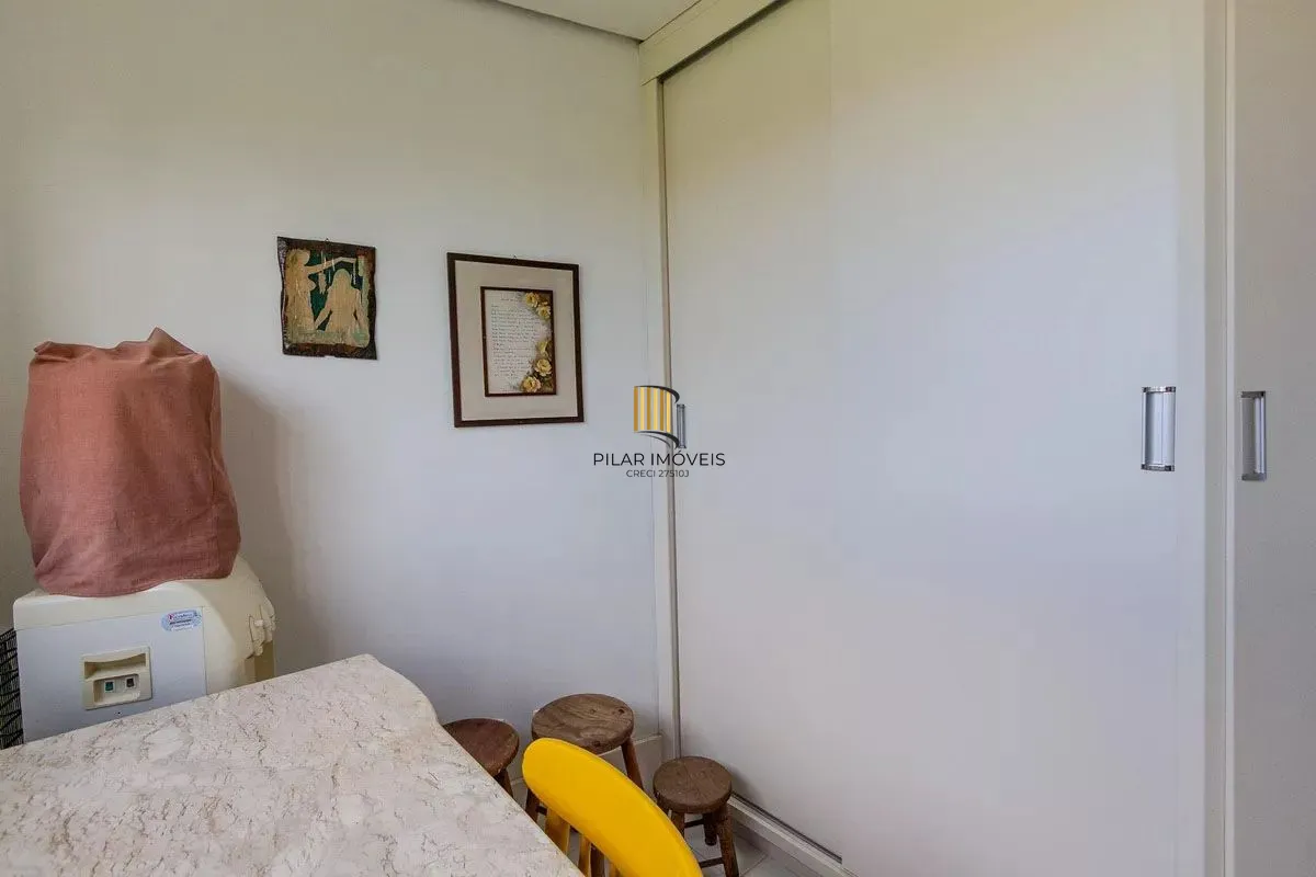Apartamento com 3 dormitórios, 2 vagas e 231.61m² - Bairro Menino Deus