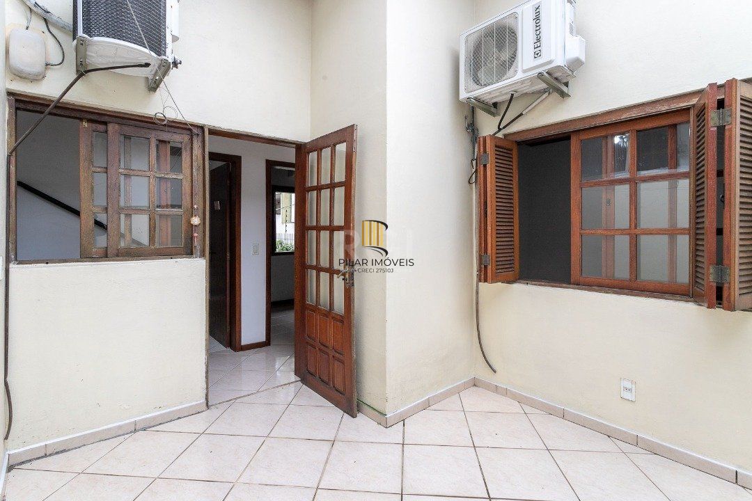 Casa para Venda - 0.01m², 5 dormitórios, 10 vagas - Petrópolis