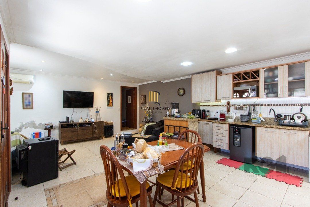 Casa 2 dormitórios no bairro Camaquã