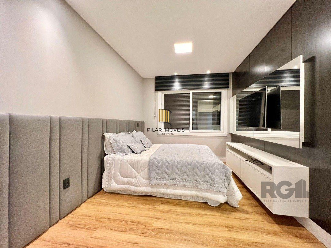 Casa de Condomínio 4 dormitórios no bairro Arroio Teixeira