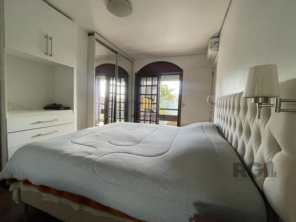 Casa 5 dormitórios no bairro Nonoai
