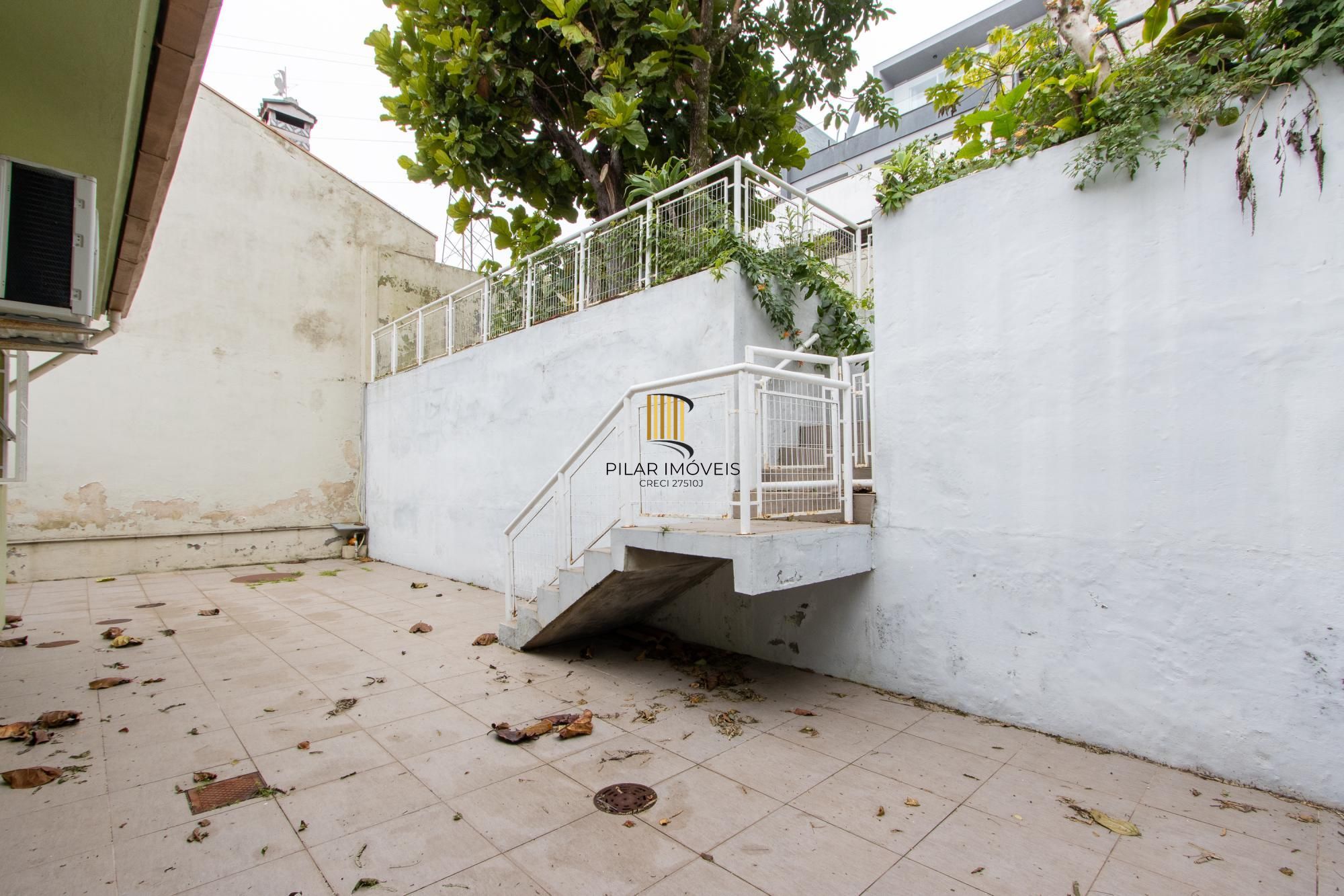 Casa para Venda - 470m², 3 dormitórios, sendo 1 suites, 6 vagas - Nonoai