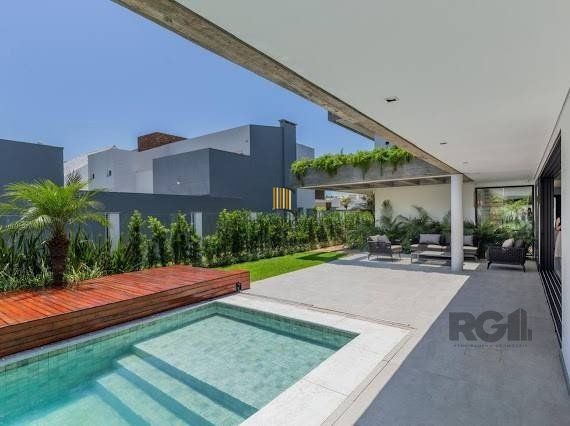 Casa 5 dormitórios no bairro Atlântida