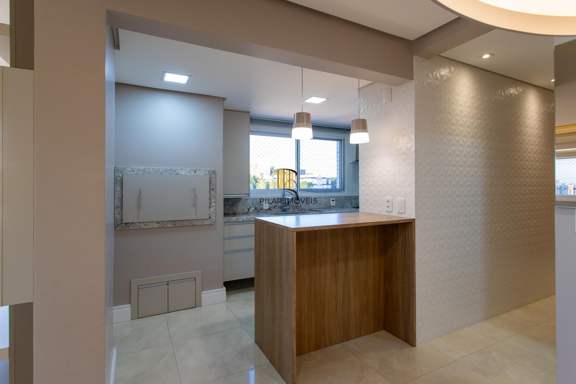 Excelente apartamento de 3 quartos, 1 suíte e 2 vagas de garagem cobertas.