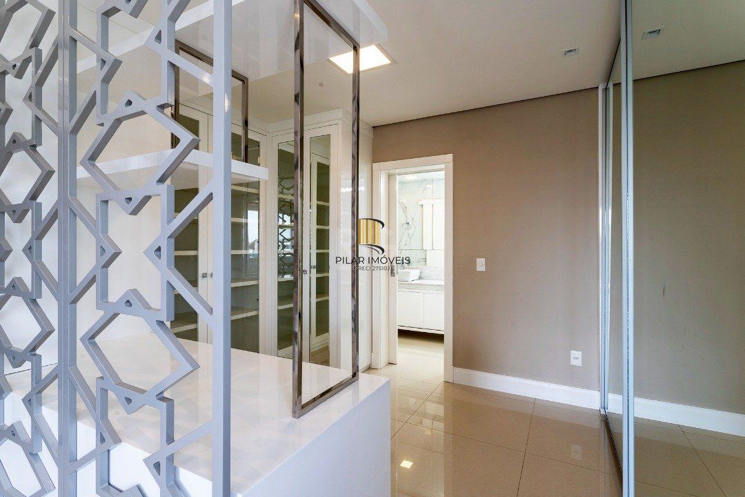 Casa Condominio para Venda - 519m², 4 dormitórios, sendo 4 suites, 2 vagas - Sans Souci