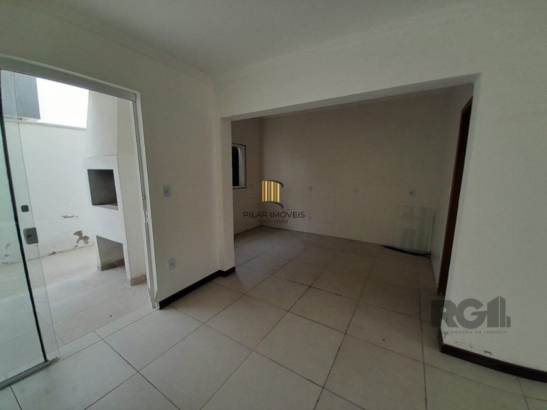 Casa 3 dormitórios no bairro Camaquã