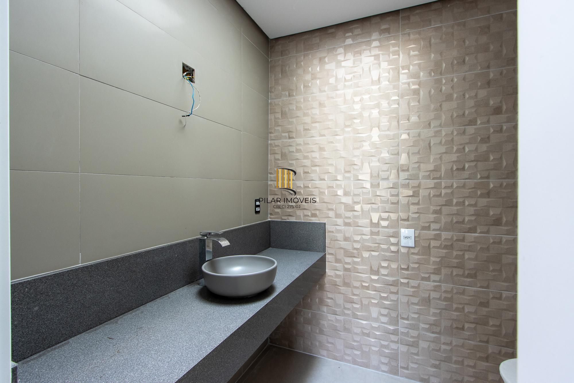 Casa de condomínio, 3 dormitórios, 3 suítes.