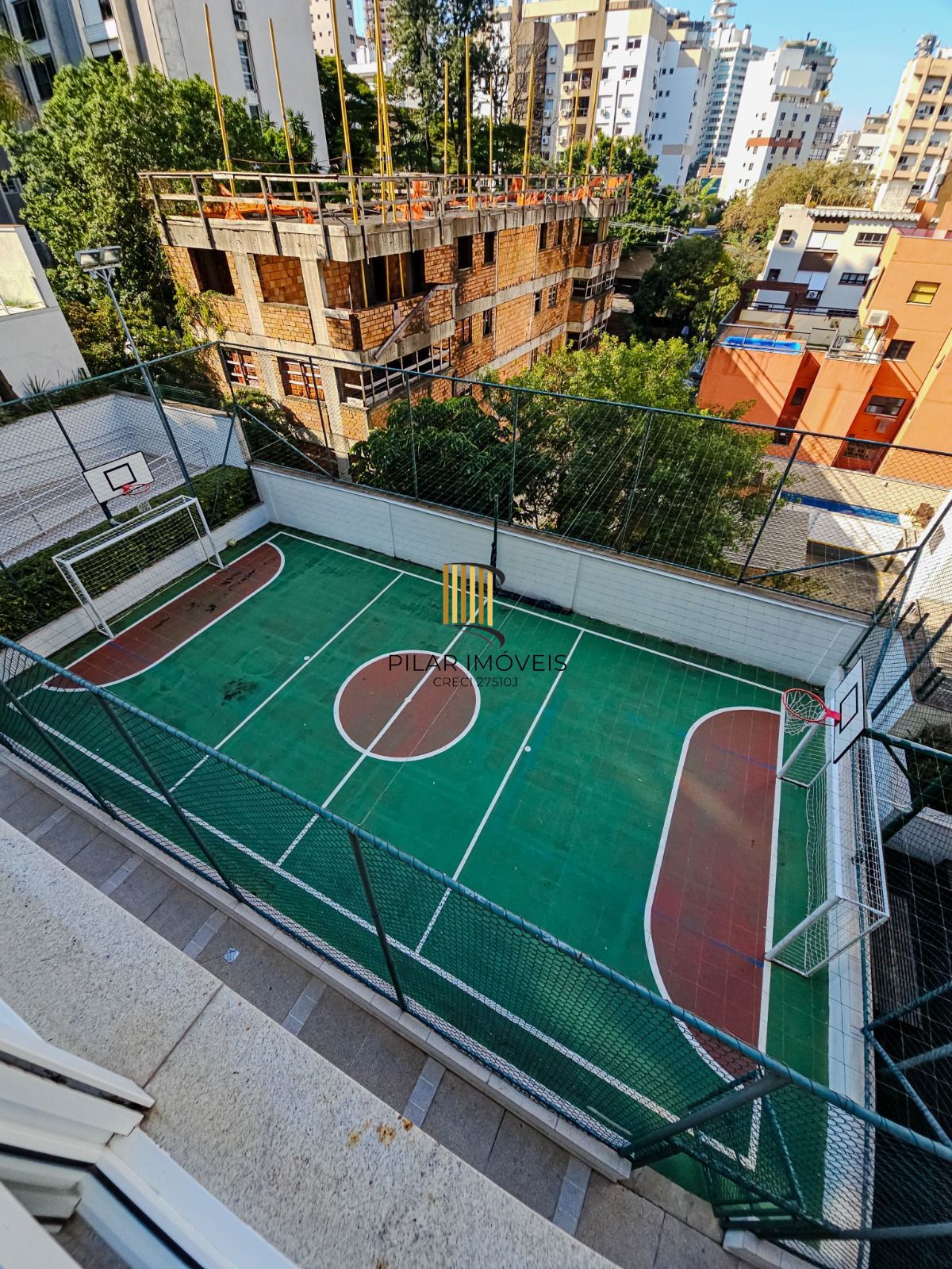 Apartamento com 202m², 3 suítes, lareira, churrasqueira, 3 vagas, infraestrutura completa, no Bela Vista.