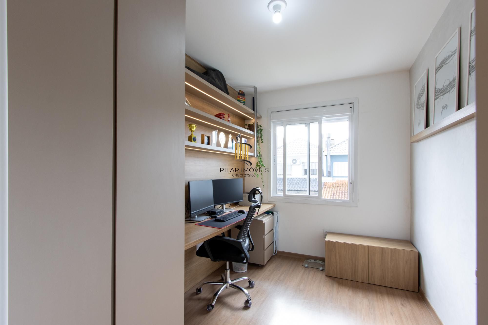 Sobrado para Venda - 95,16m², 3 dormitórios, sendo 1 suites, 2 vagas - Hípica