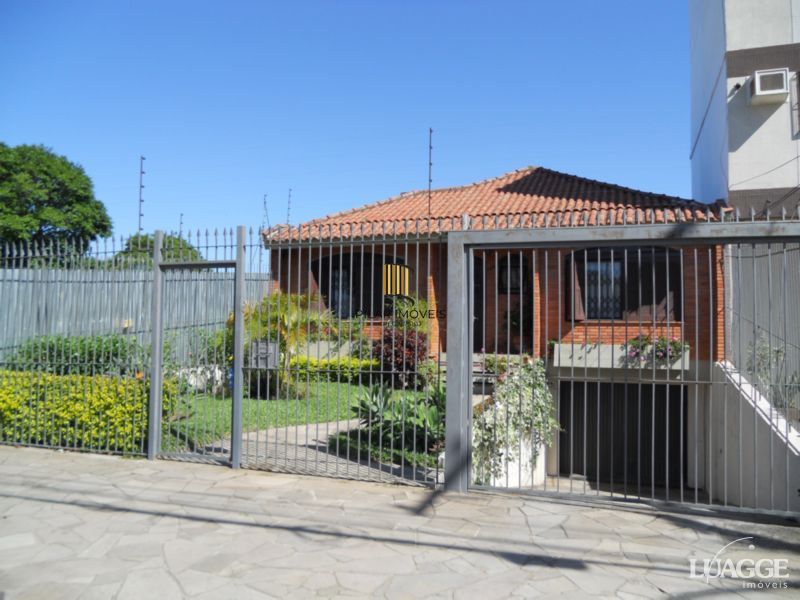 Casa 3 dormitórios no bairro Santa Tereza