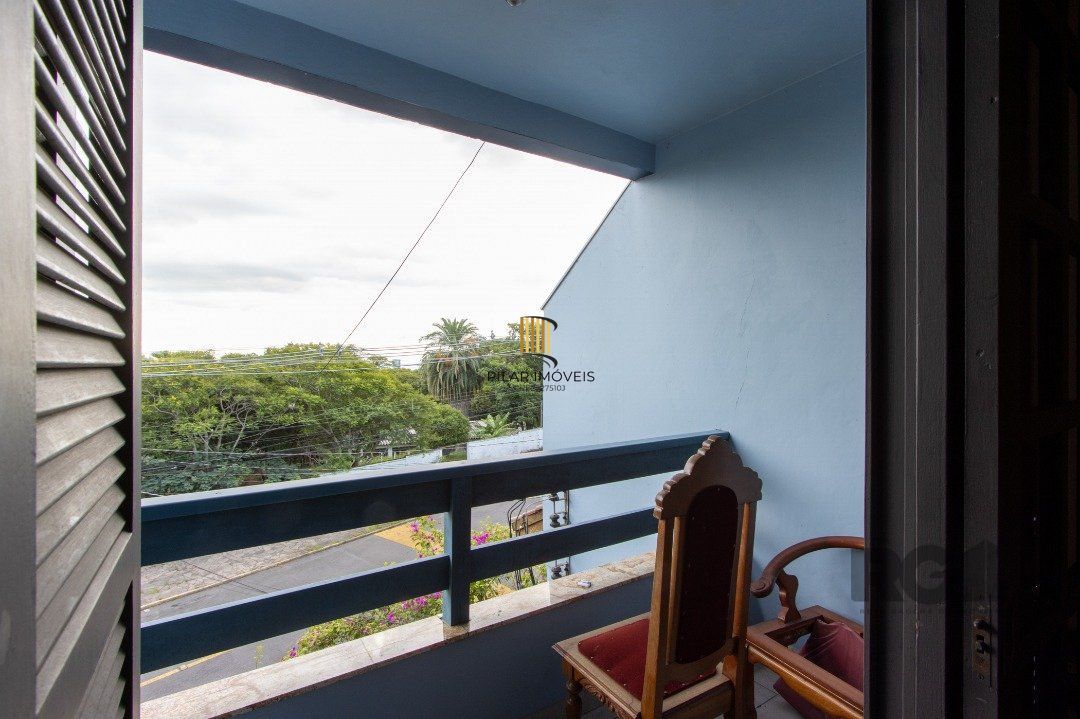 Casa 3 dormitórios no bairro Nonoai