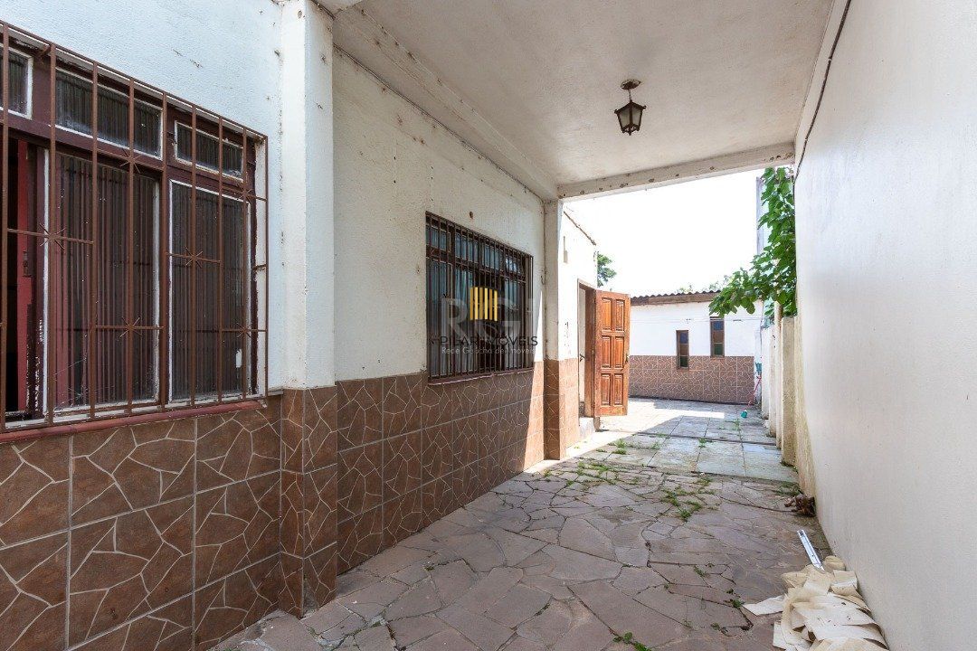 Casa para Venda - 149.99m², 6 dormitórios, sendo 2 suites, Nonoai