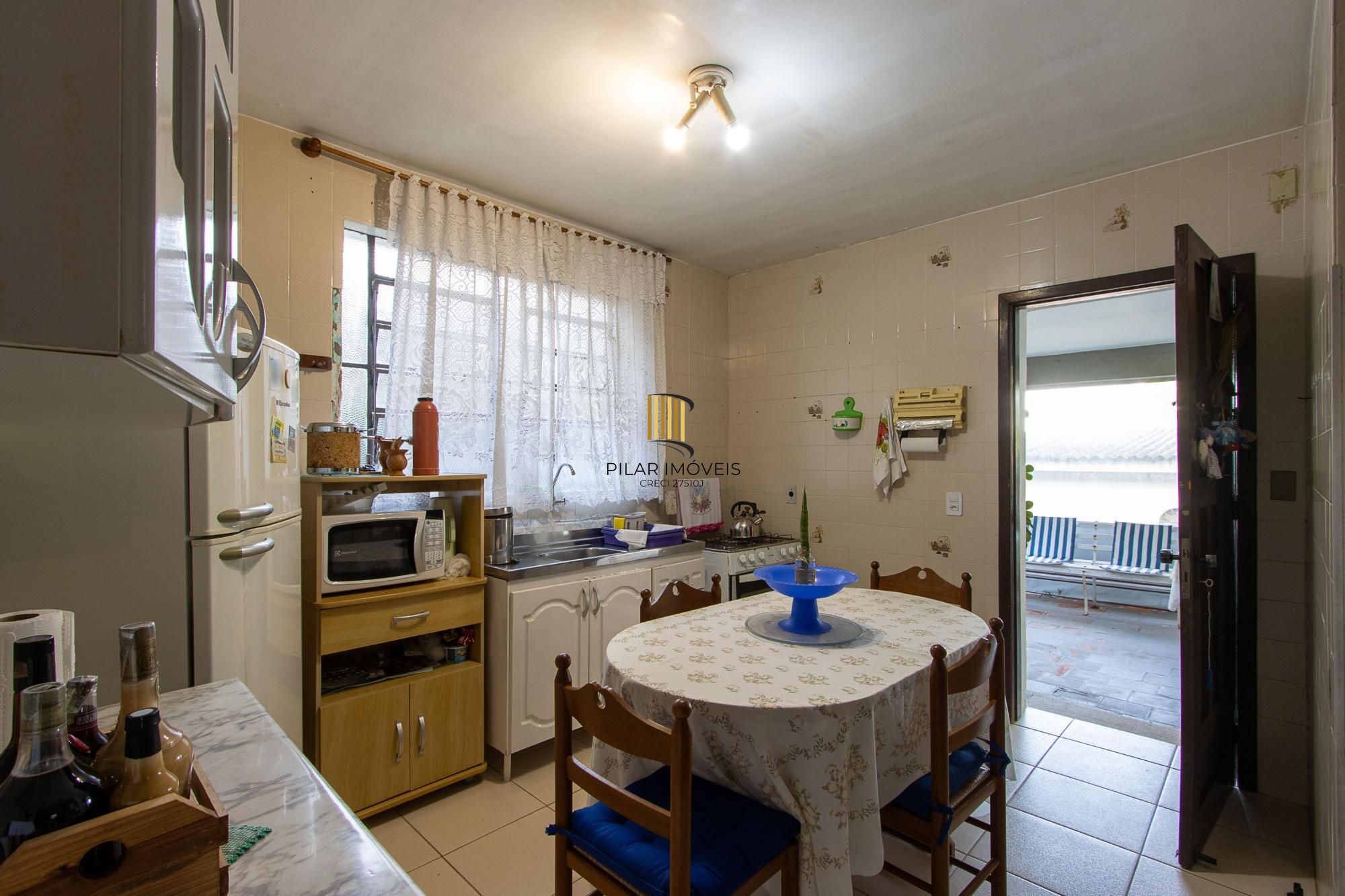 **Casa de 05 dormitórios, 03 suítes, 06 Banheiros, com 315,10m² privativos na Vila Conceição, Porto Alegre, RS**