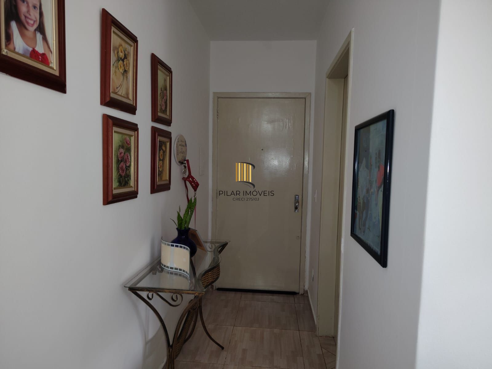 Apartamento Garden, 2 dormitórios, 1 suíte,  e 1 vaga de garagem coberta.