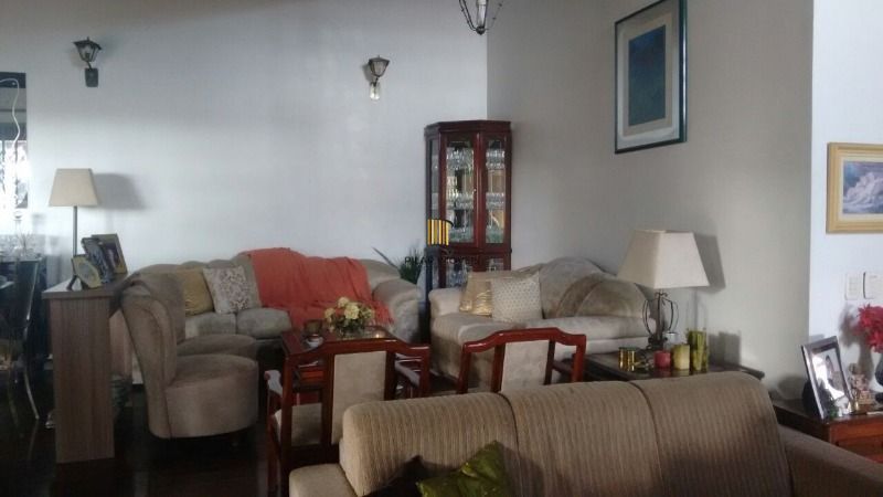 Casa para Venda - 320m², 3 dormitórios, sendo 1 suites, 4 vagas - Cristal