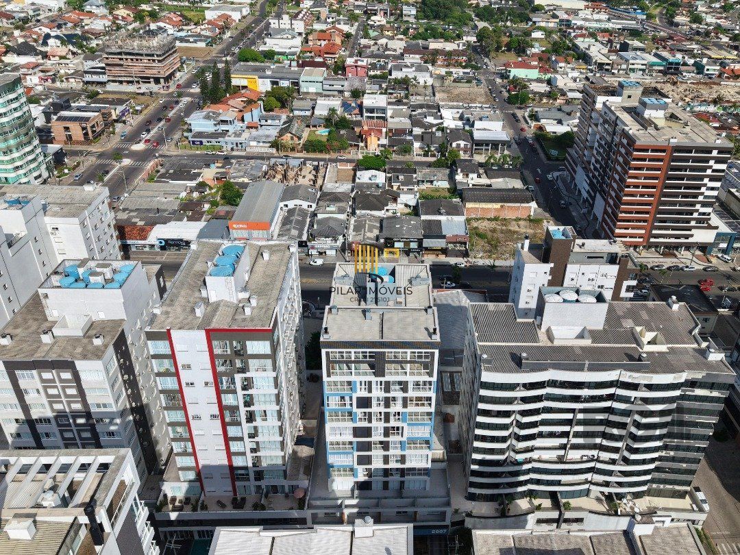 APARTAMENTO À VENDA COM SACADA DE FRENTE