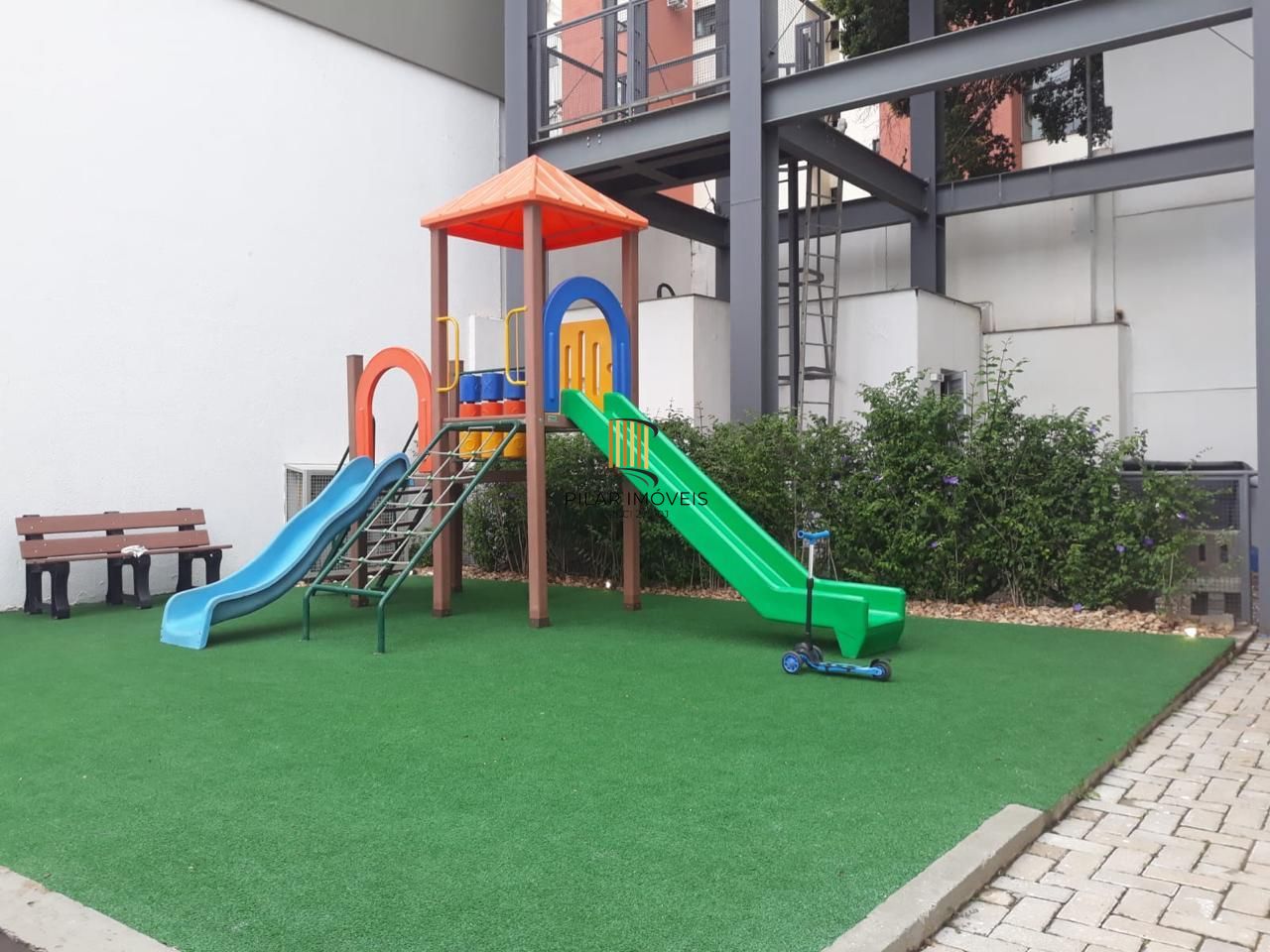 Casa de Condomínio 3 dormitórios no bairro Glória
