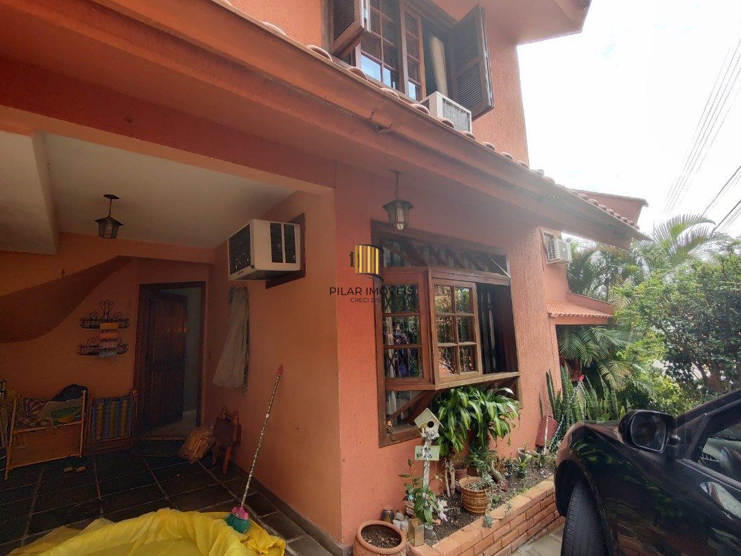 Casa em Condomínio 4 Dormitórios na Glória!!