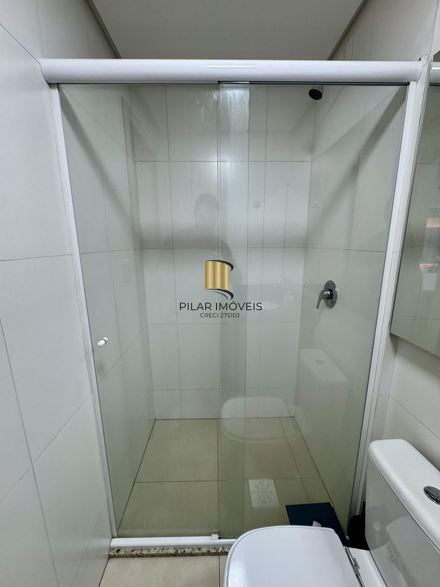 Apartamento de 2 dormitórios, 1 suíte e 1 vaga, em Canoas.