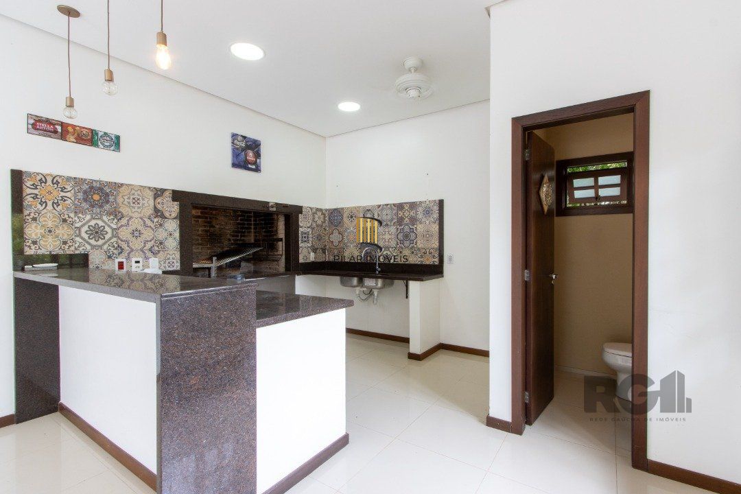 Casa 4 dormitórios no bairro Espírito Santo