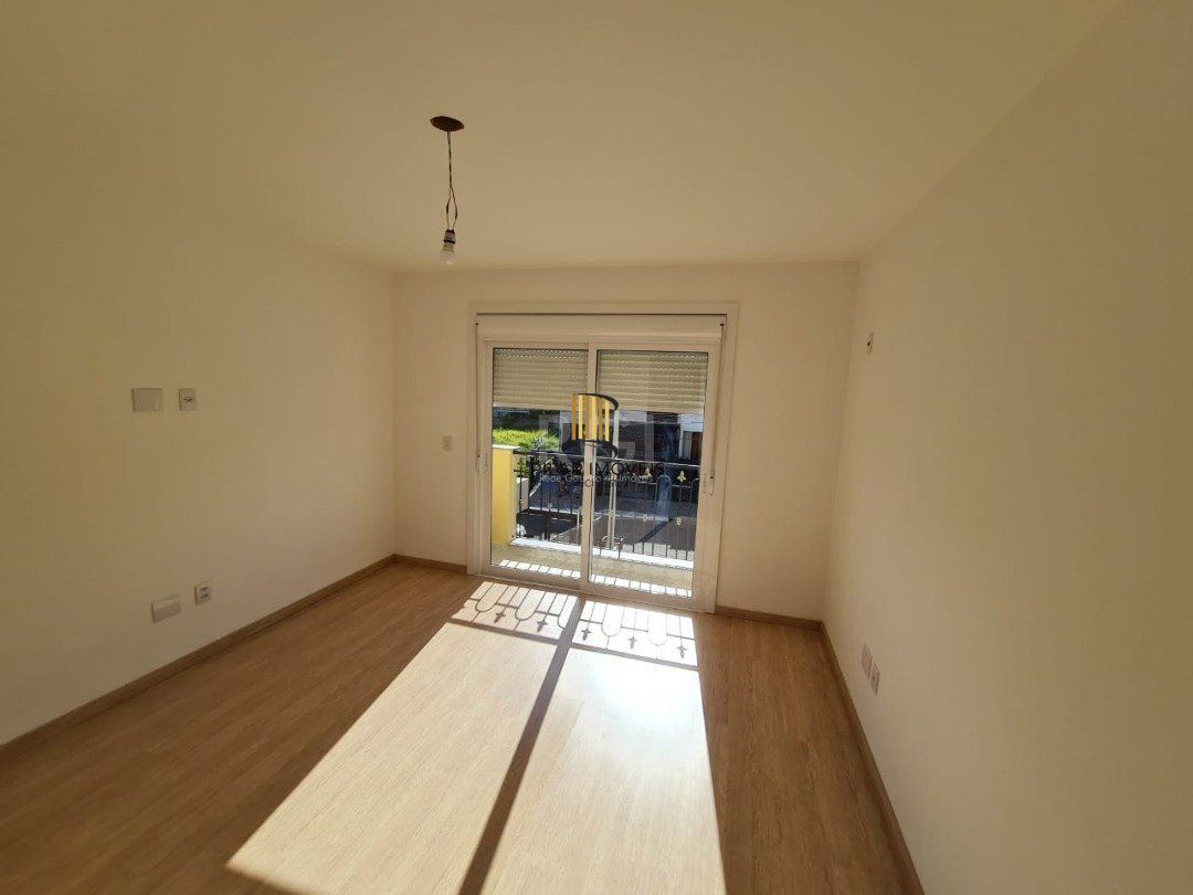 Casa para Venda - 133m², 3 dormitórios, sendo 3 suites, 1 vaga - Guarujá