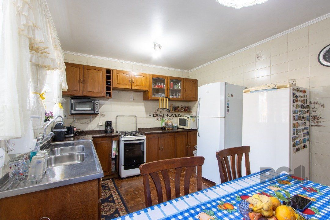 Casa 4 dormitórios no bairro Cristal