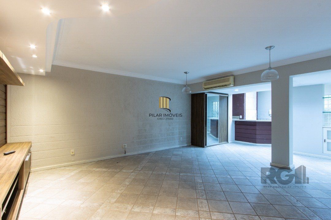 Excelente casa comercial com aproximadamente 300m² de área construída