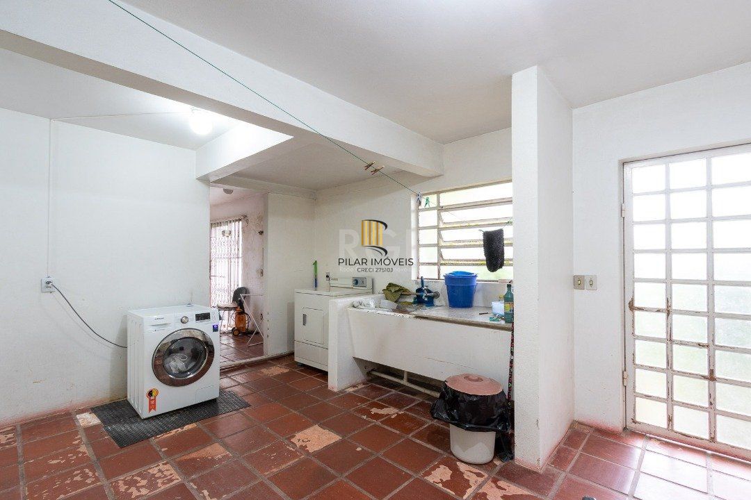 Casa para Venda - 600m², 3 dormitórios, sendo 1 suites, 8 vagas - Vila Assunção