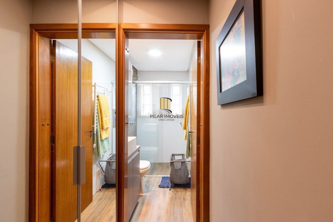 Cobertura para Venda - 234.17m², 3 dormitórios, sendo 1 suites, 2 vagas - Cristal