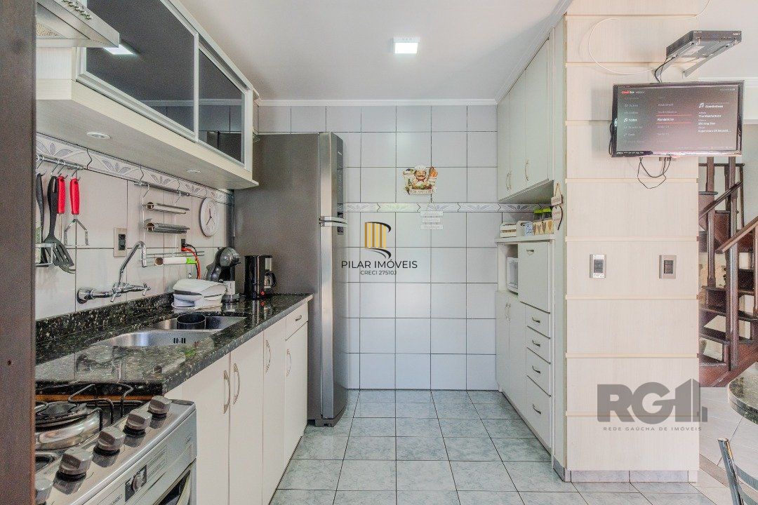 Casa 3 dormitórios no bairro Hípica