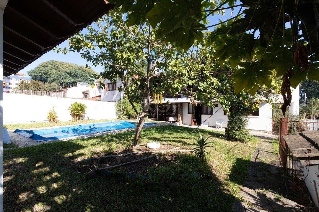 Casa 4 dormitórios no bairro Cristal