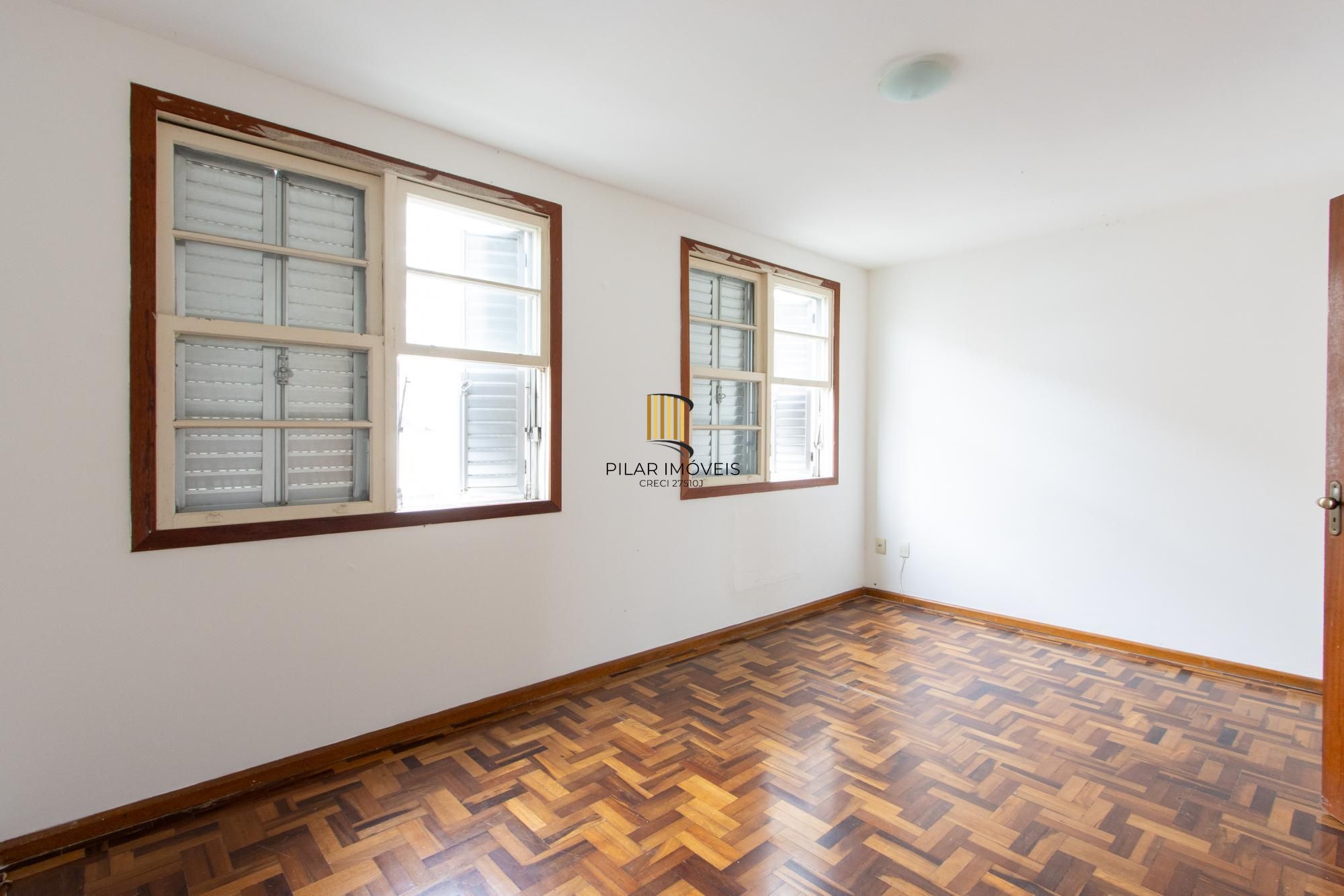 Apartamento com 2 dormitórios por 200.000,00