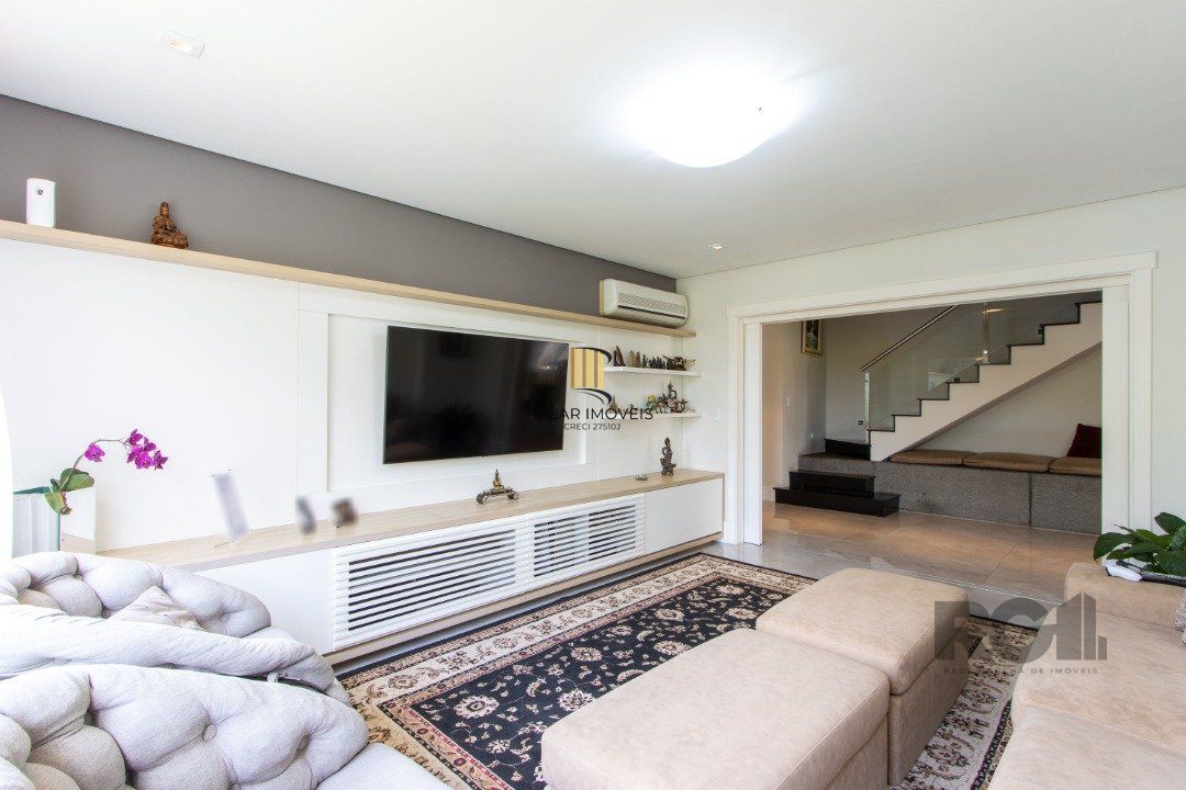 Excelente residência no Condomínio Terra Ville com aproximadamente 474,74m² privativos.