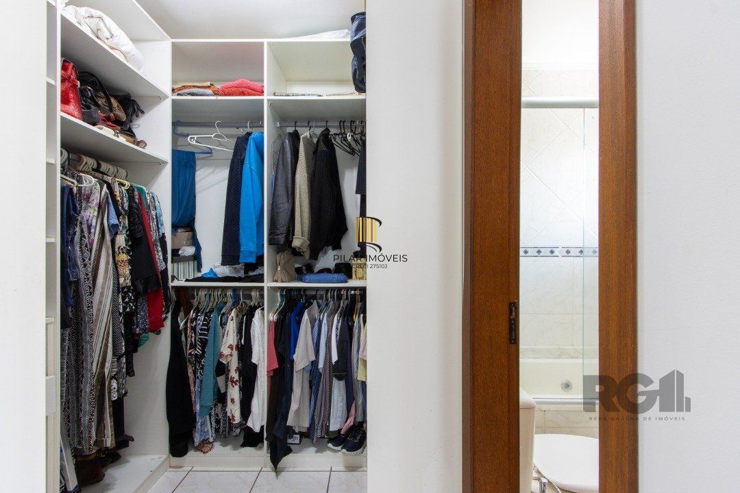 Casa com 3 dormitórios, sendo 1 suíte para venda  no bairro Hípica