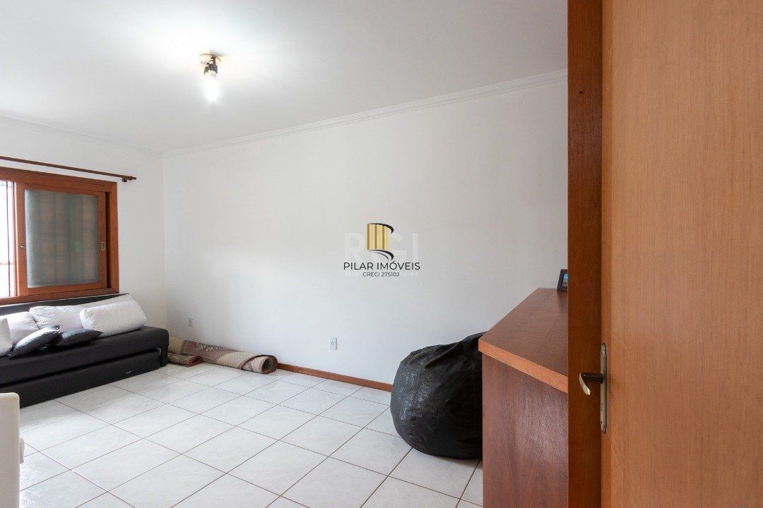 Casa para Venda - 247m², 3 dormitórios, sendo 1 suites, 4 vagas - Vila Nova