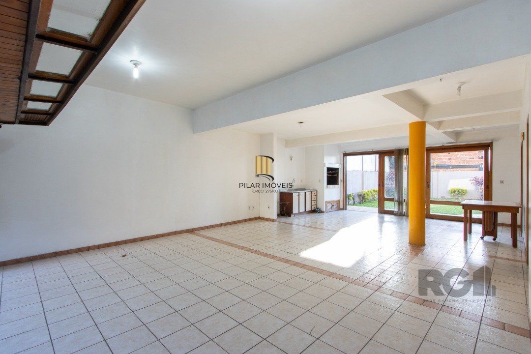 Casa 3 dormitórios no bairro Ipanema