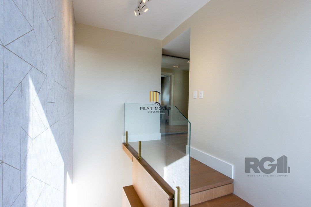 Duplex para Venda - 128.73m², 3 dormitórios, sendo 1 suites, 3 vagas - Cristal