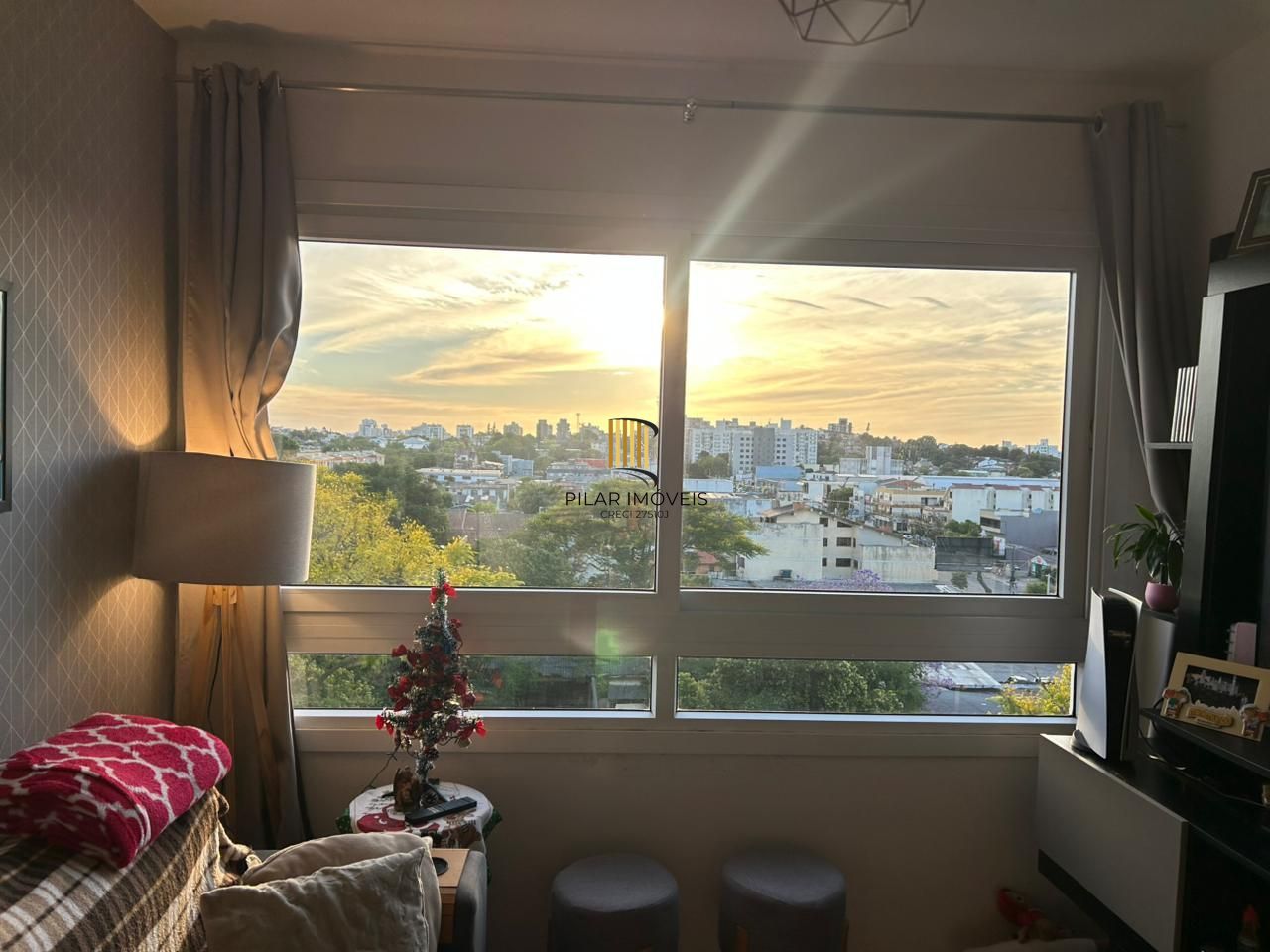 Apartamento de 2 dormitórios com suíte, churrasqueira e infraestrutura completa na Zona Sul de Porto Alegre. - Pilar Imóveis