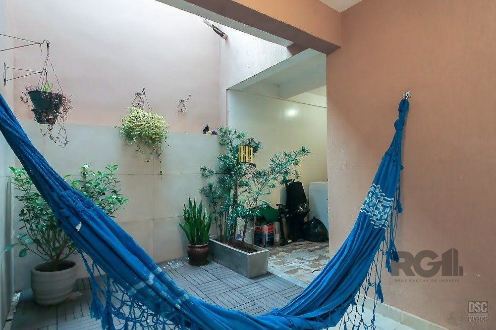 Casa em  condomínio 3 dormitórios na Av Otto Niemeier