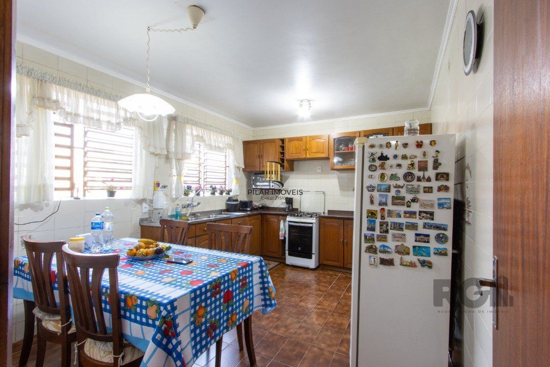 Casa 4 dormitórios no bairro Cristal