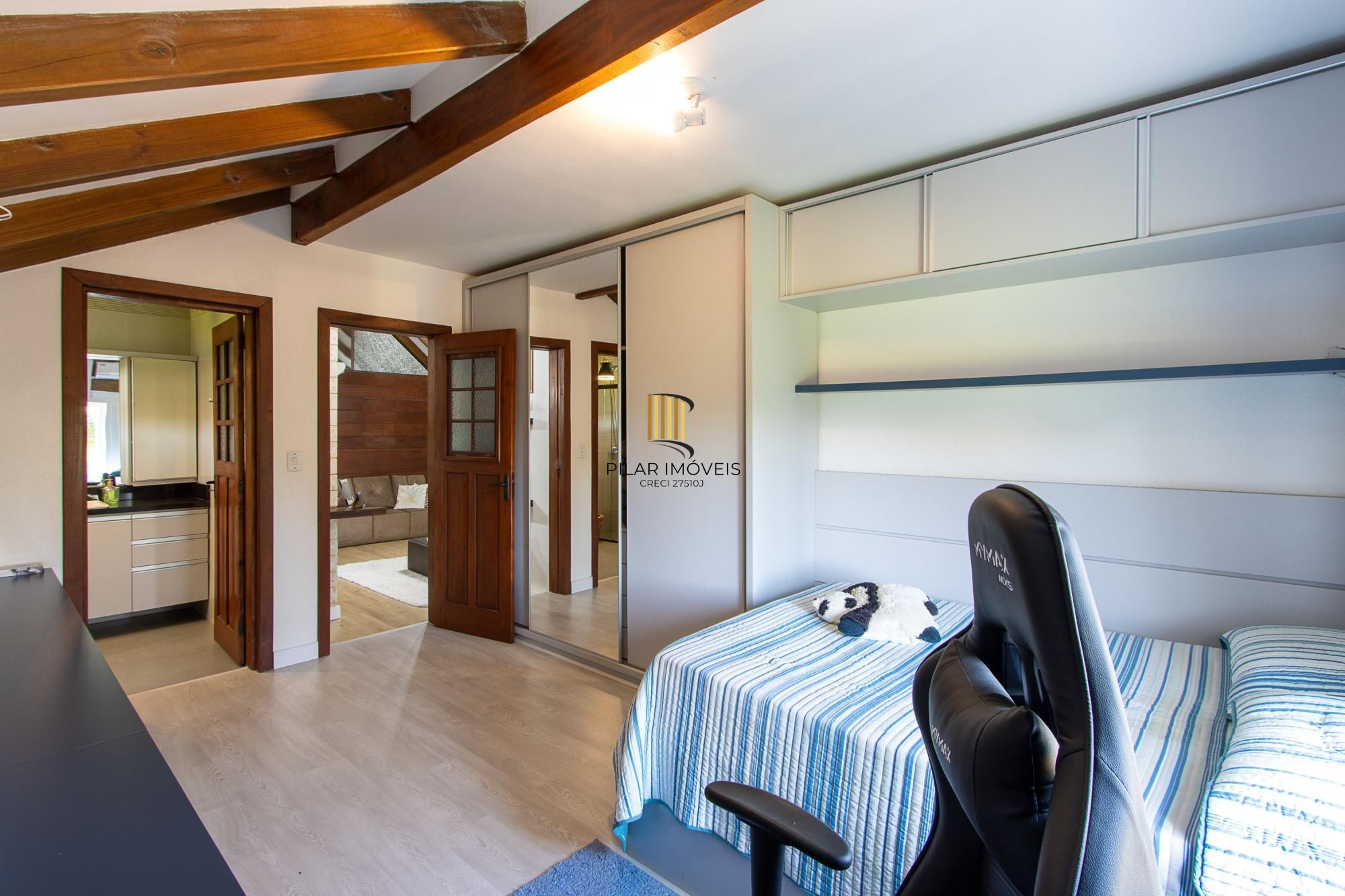 Casa 4 suites no Terra Ville, com home office, estar íntimo, 4 vagas e piscina.