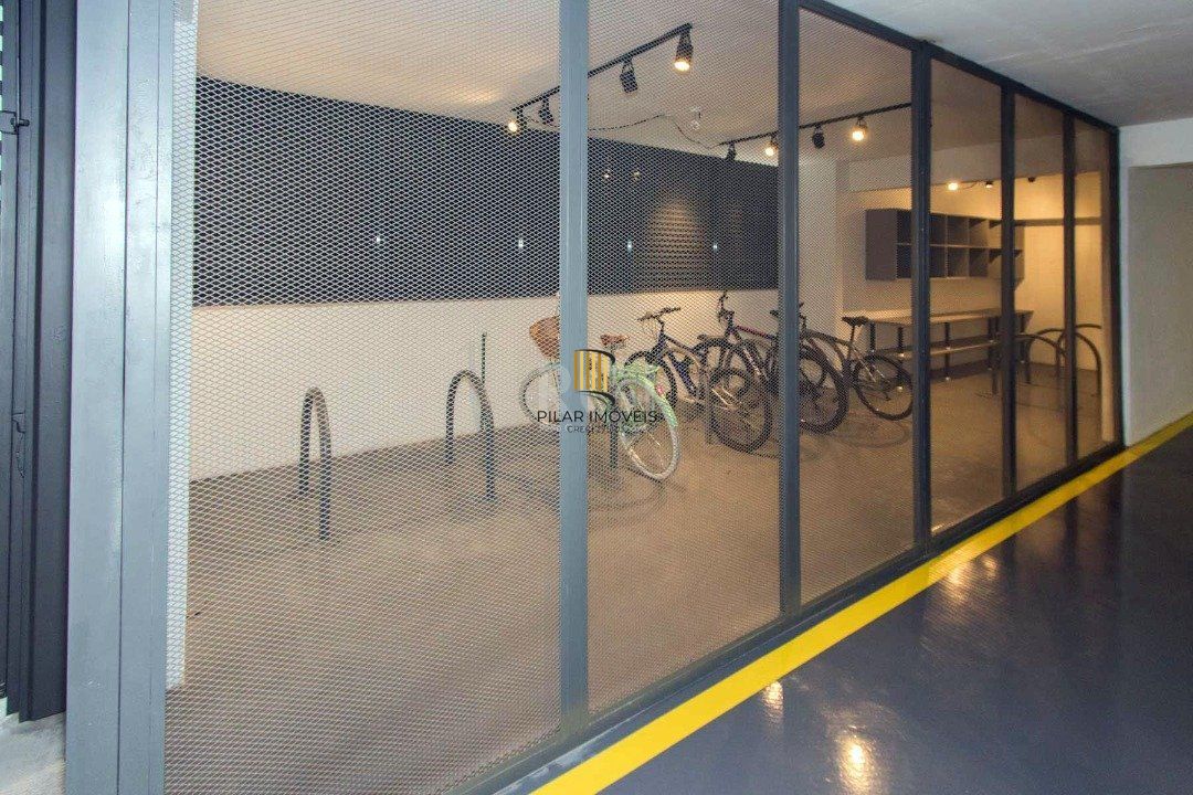 Cobertura para Venda - 230.43m², 3 dormitórios, sendo 3 suites, 2 vagas - Menino Deus
