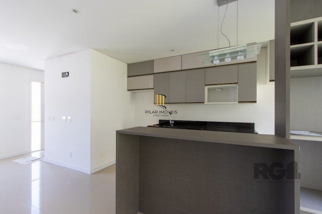 Casa em Condomínio, 197m², 3dormitórios, bairro Glória
